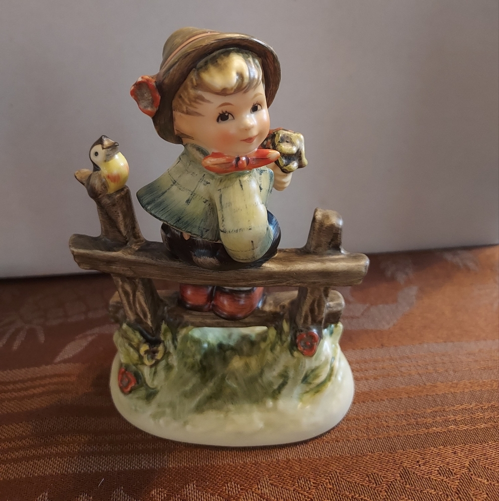 Goebel Hummel